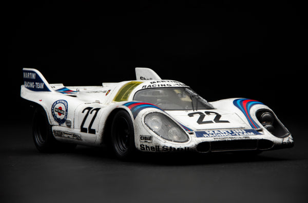 ポルシェ 917 KH - 1971 年ル・マン優勝車 - マルティーニ カラーリング - レース風化 – Amalgam Collection