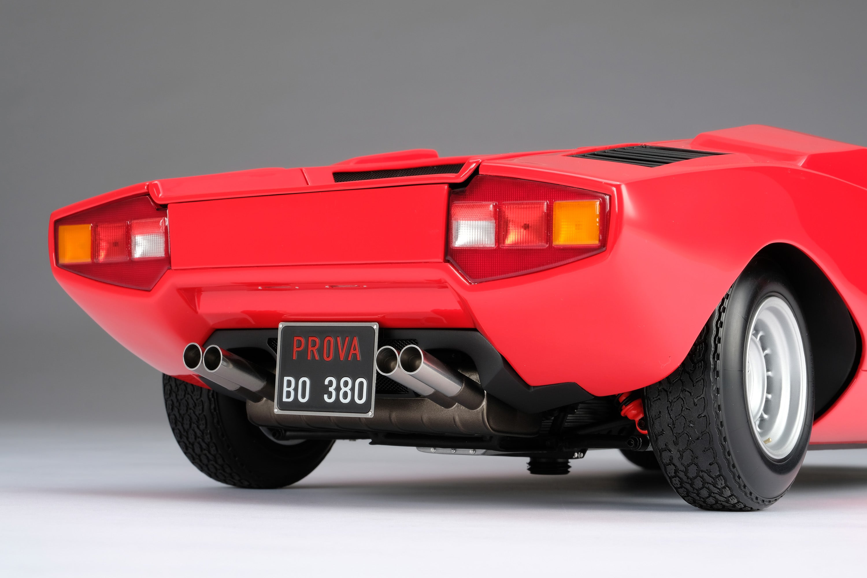 Lamborghini Countach LP400 (1974) – Amalgam Collection