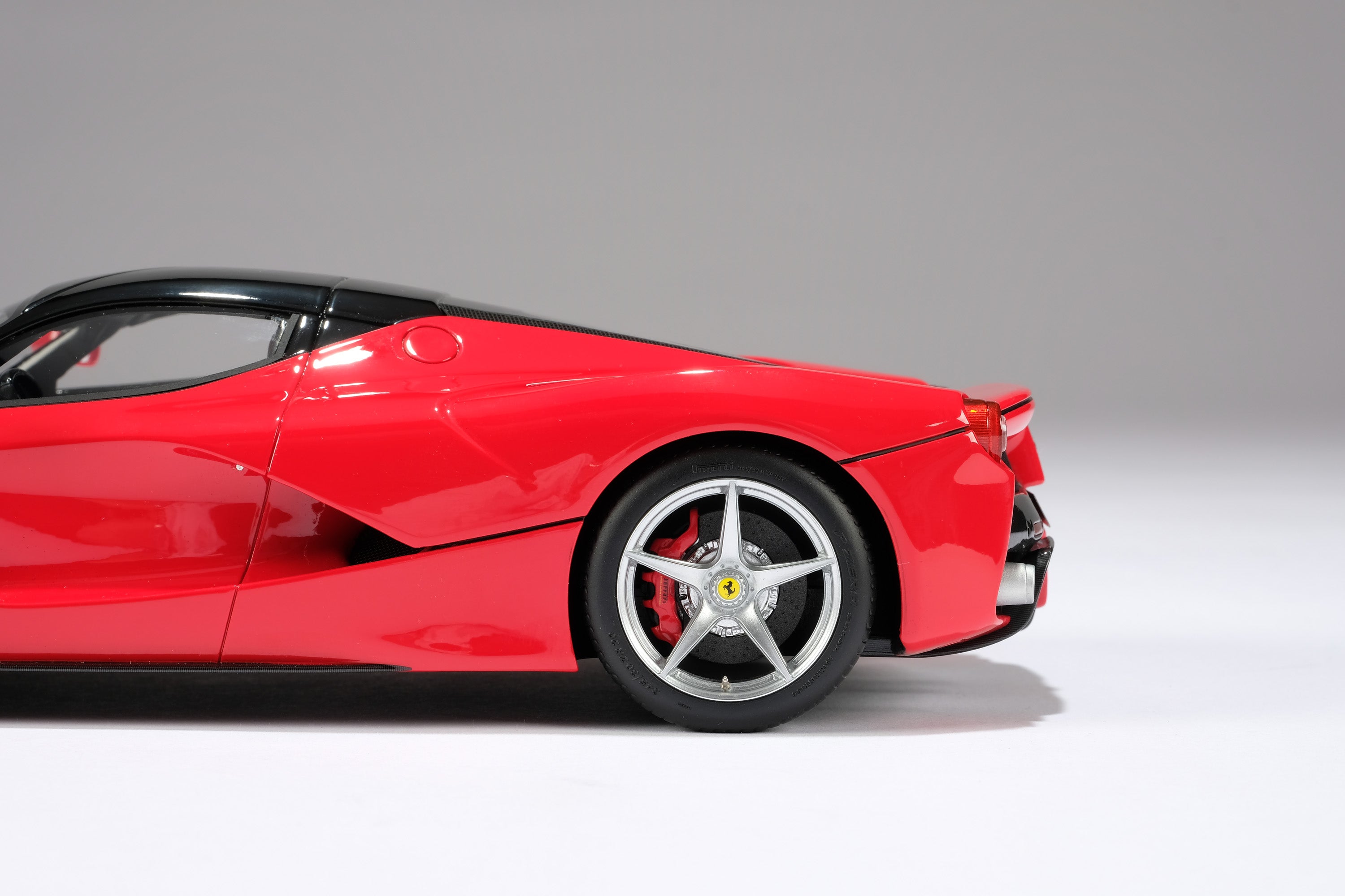 Ferrari LaFerrari 1:18 scale model Unisex