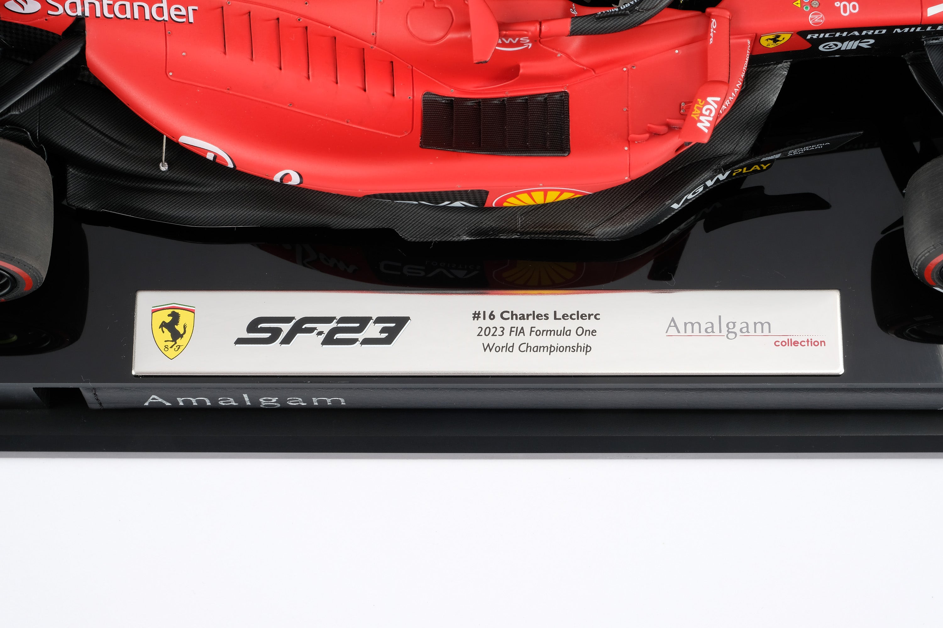 Modello Ferrari SF-23 in scala 1:8 Charles Leclerc Ferrari Unisex