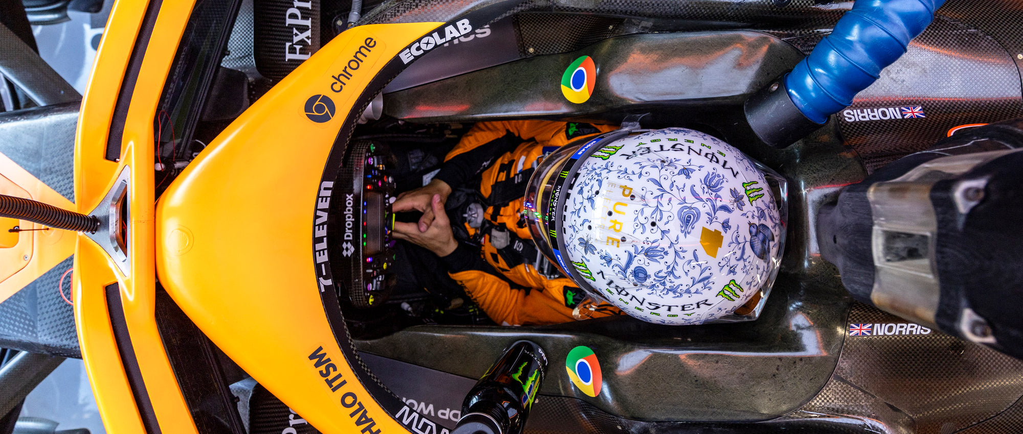 マクラーレン MCL38 ステアリングホイール (2024)