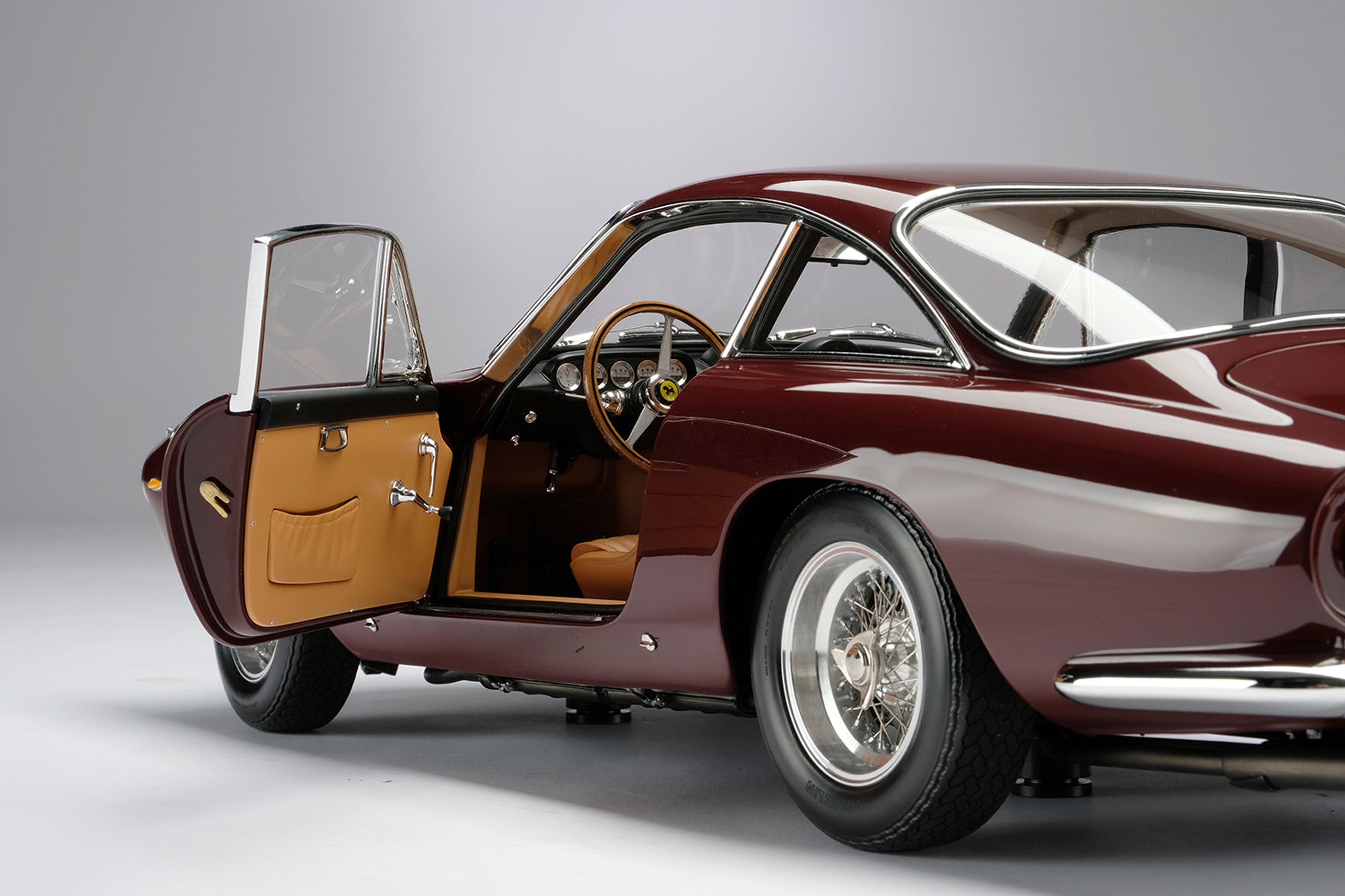 【高評価通販】KESS 1/43 フェラーリ 250 GT ルッソ スペシャル ミード 1963 レッド 400台限定 Kess 1:43 Ferrari 250 GT Lusso Speciale Meade 乗用車