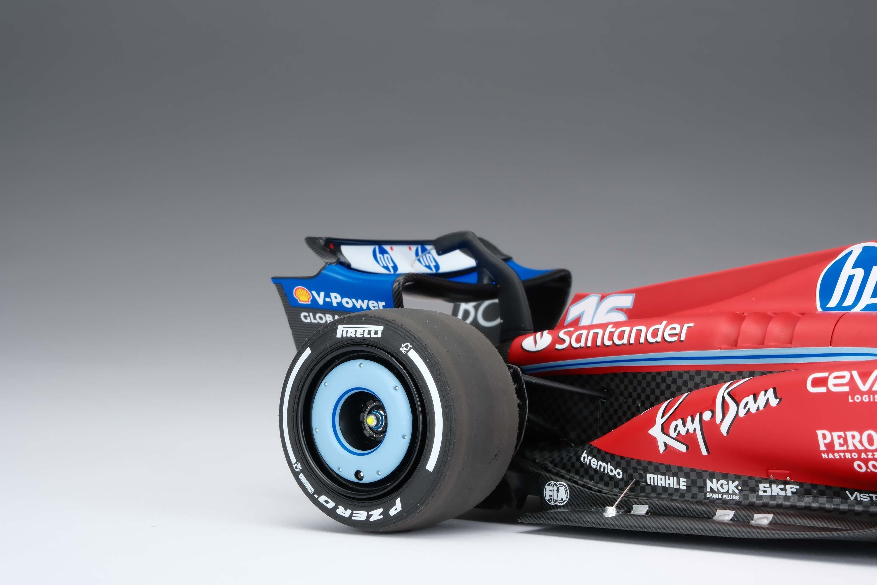 1:18 スケールのフェラーリ SF-24 マイアミ GP のご紹介 – Amalgam Collection
