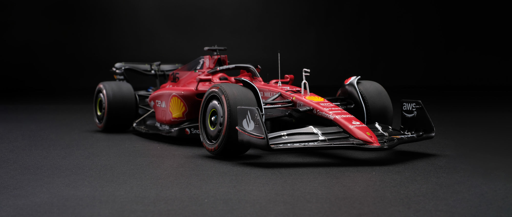 Ferrari F1-75 Charles Leclerc Bahrain GP 2022 1:18 - Looksmart Models