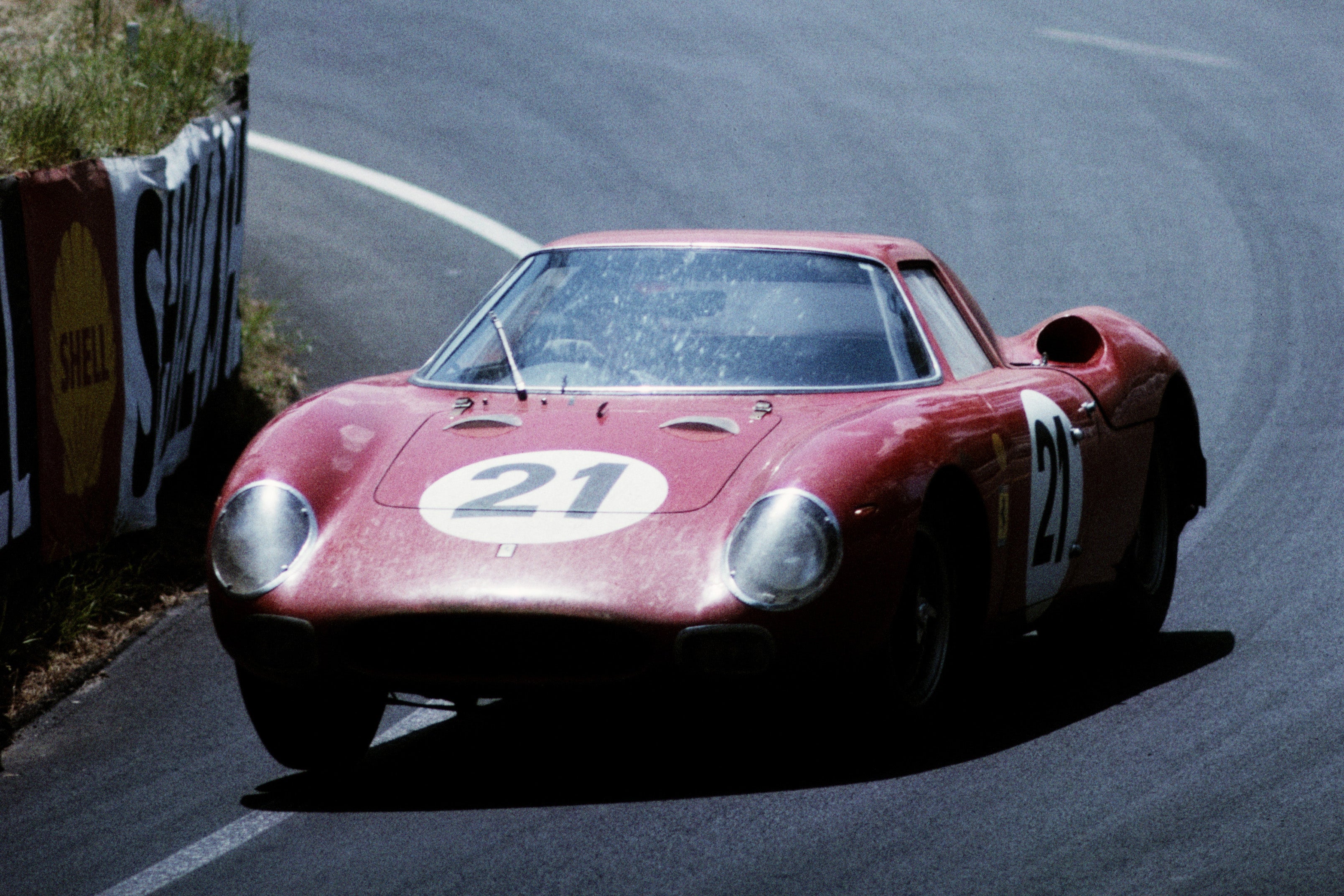 フェラーリ 250 LM - 1965 年ル・マン優勝車 - 風化したレース 