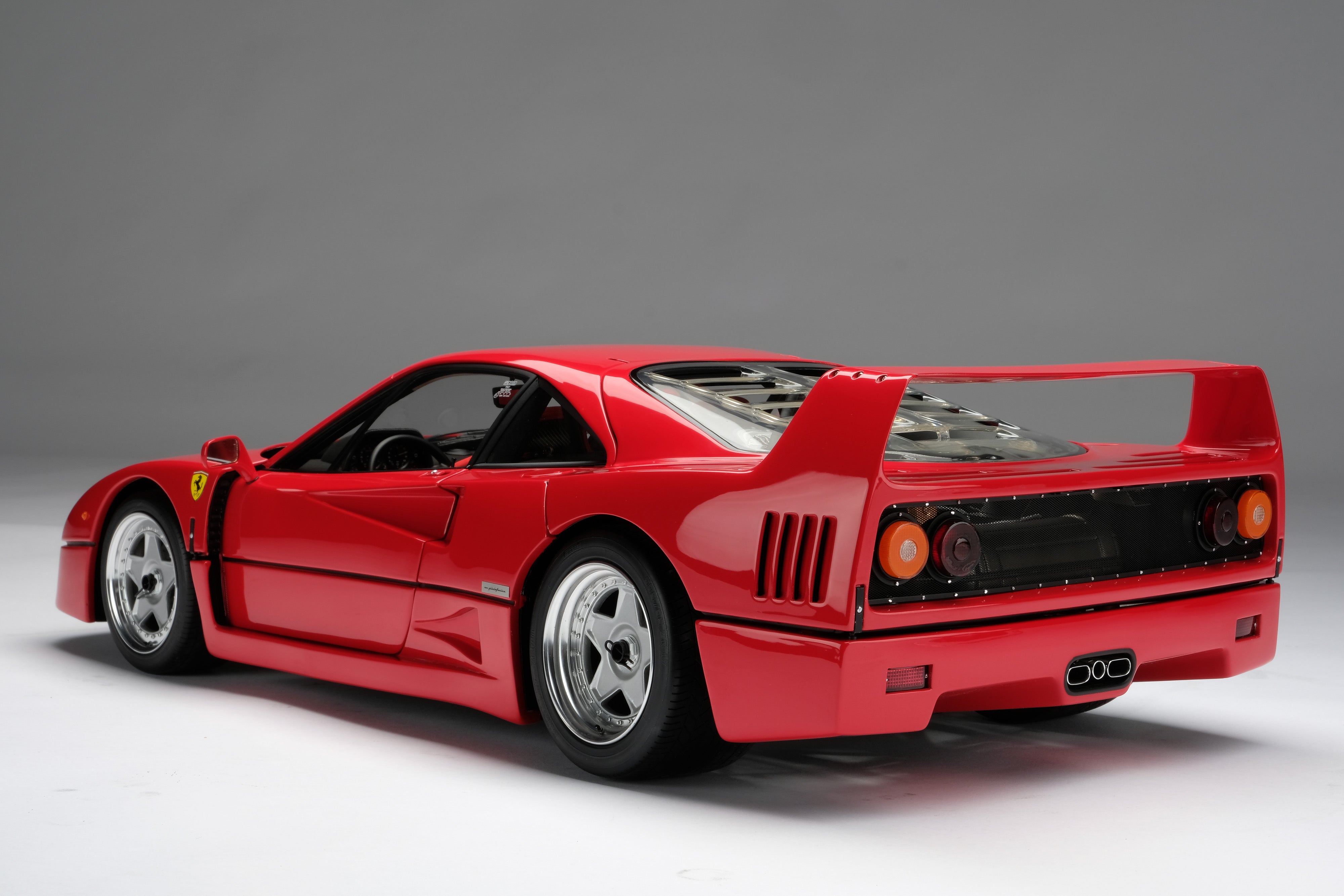 Ferrari F40 (1987) – Amalgam Collection