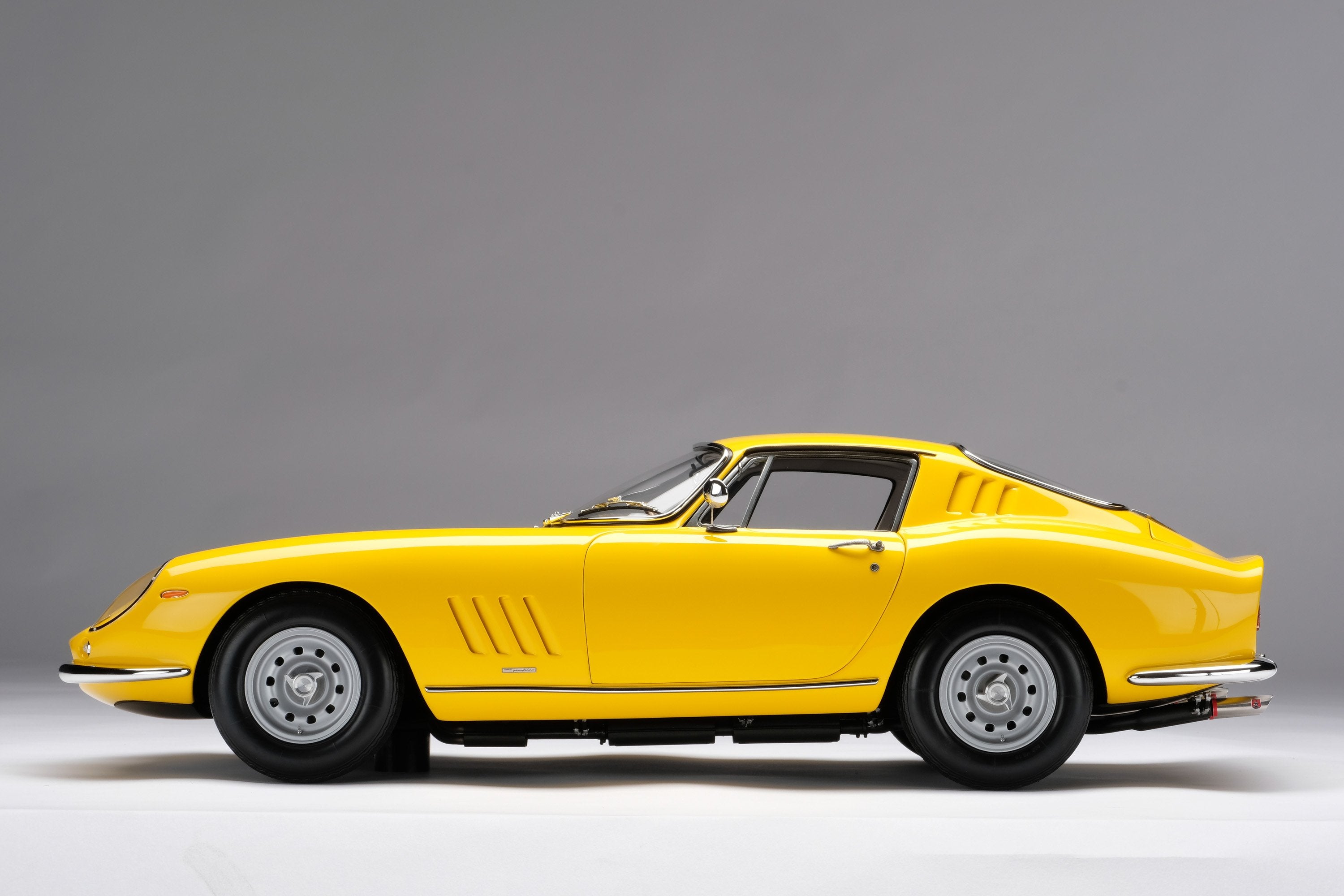 Ferrari 275 GTB/4 (1964) – Amalgam Collection