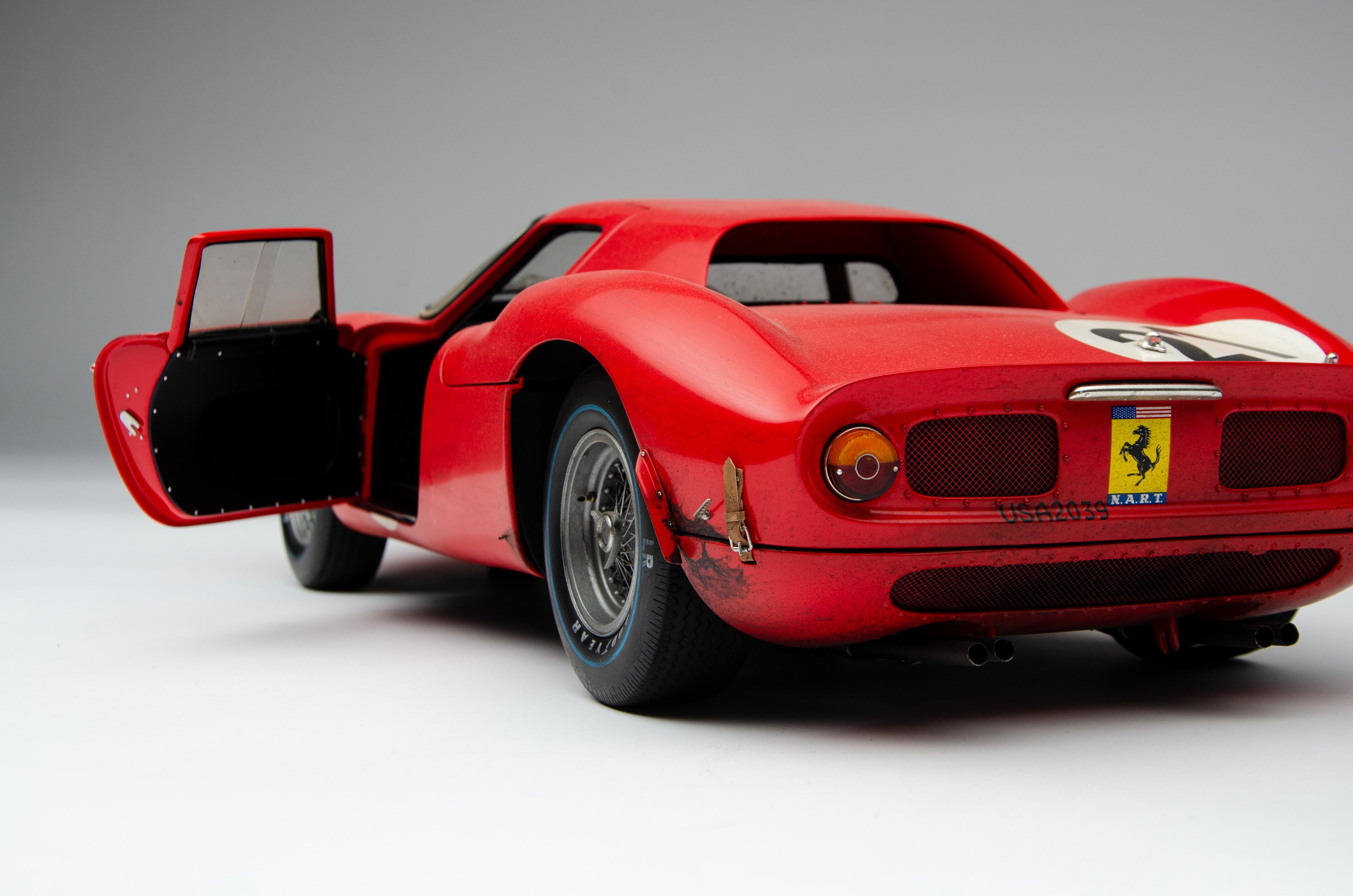 未使用 burago フェラーリ 250 1/18 1965 LE MANS mc3 - ミニカー