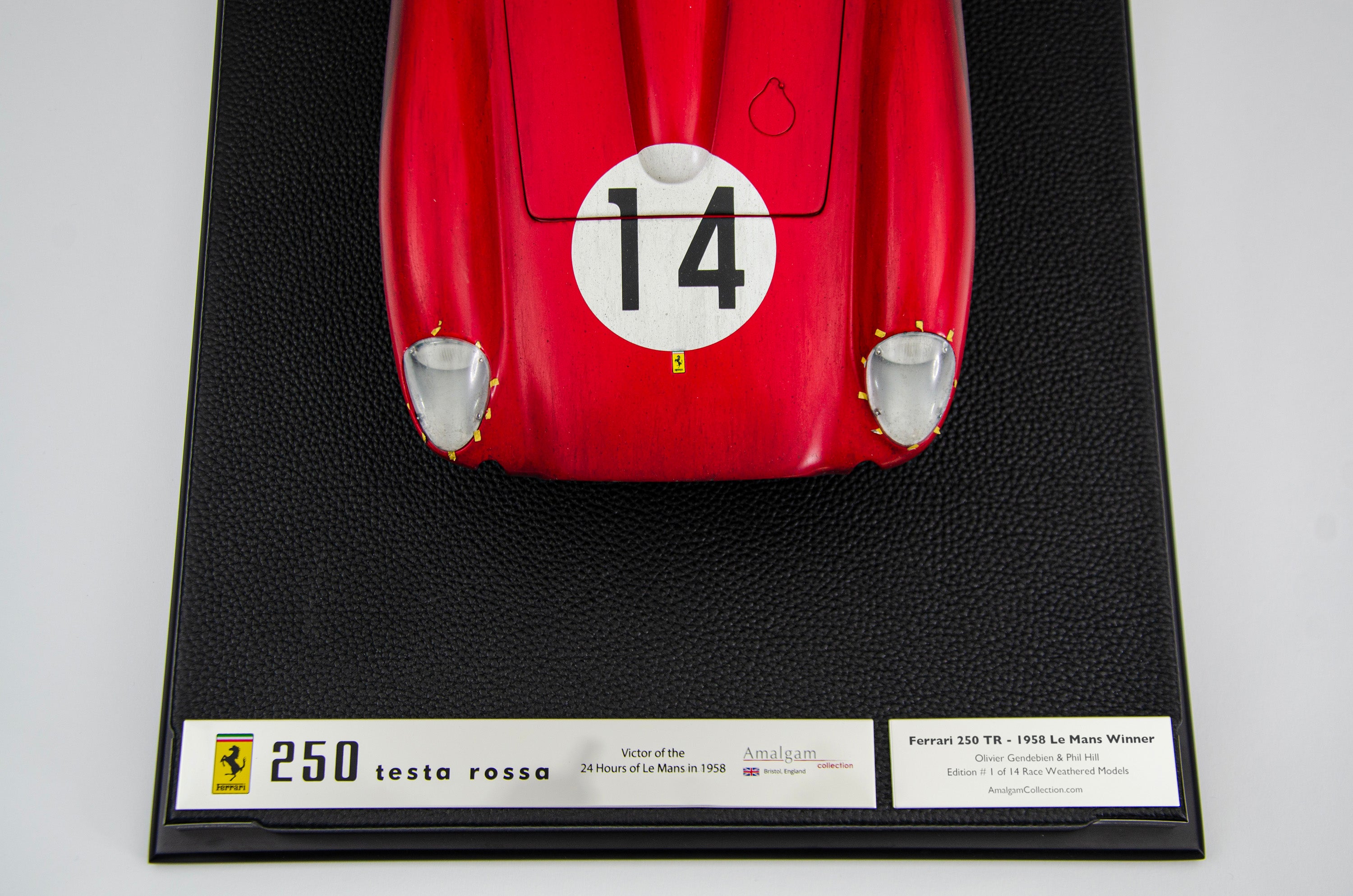 フェラーリ 250 TR - 1958 年ル・マン優勝車 - 風化したレース – Amalgam Collection