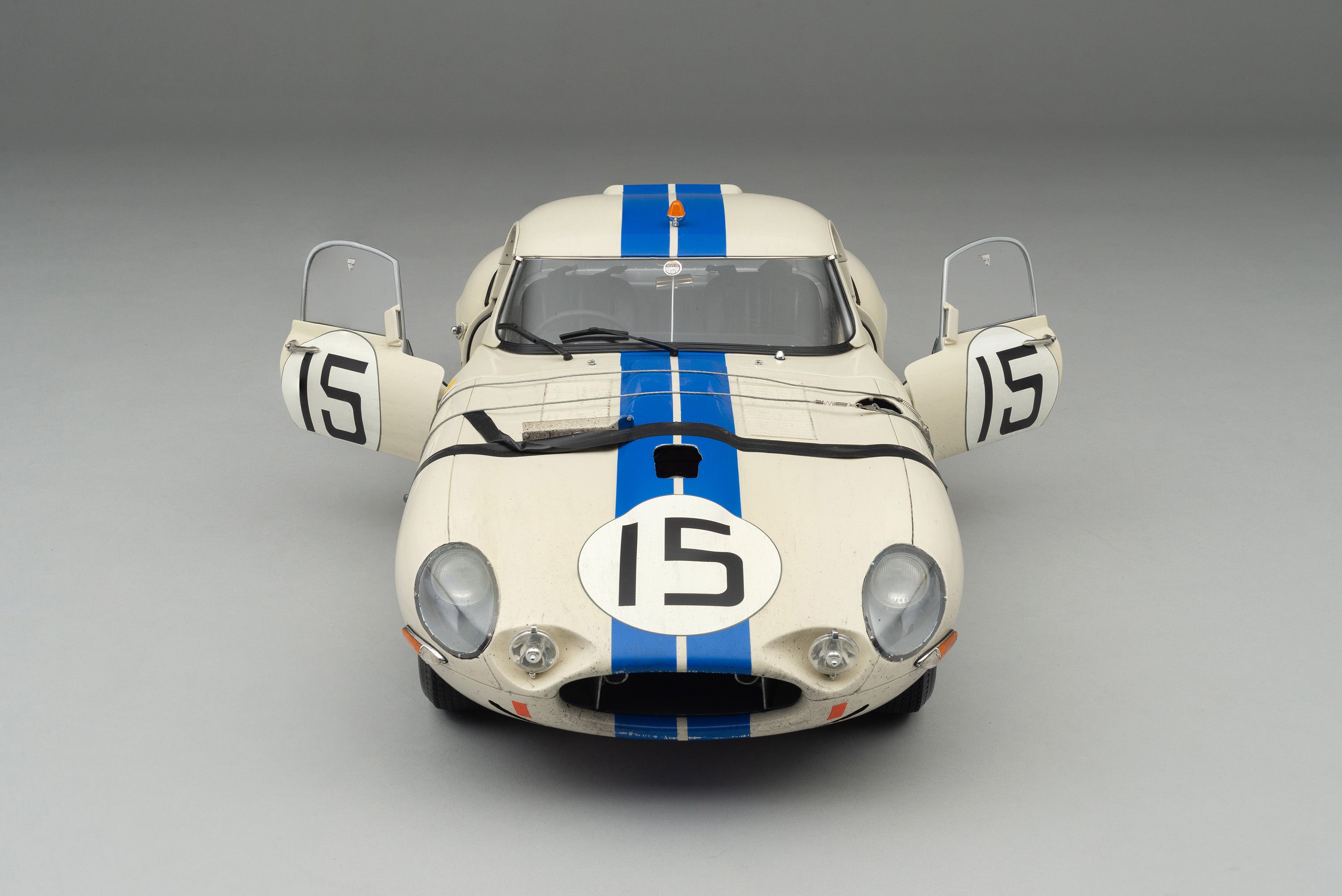 Jaguar Lightweight E-type (LWE) - 1963 Le Mans - Race Weathered – Amalgam  Collection