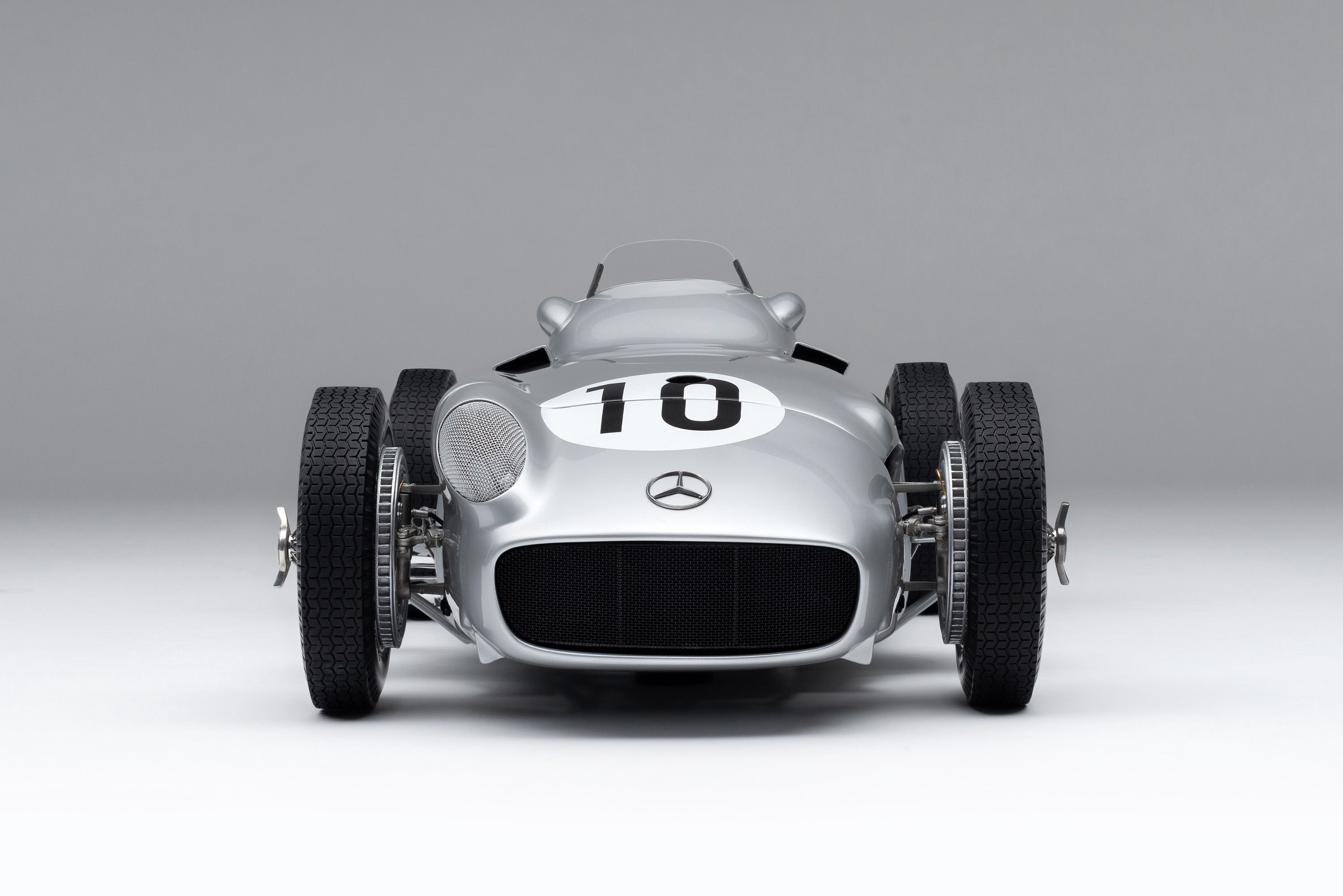 メルセデスベンツW196モノポスト-1955年イギリスGP-ファンジオ-レース
