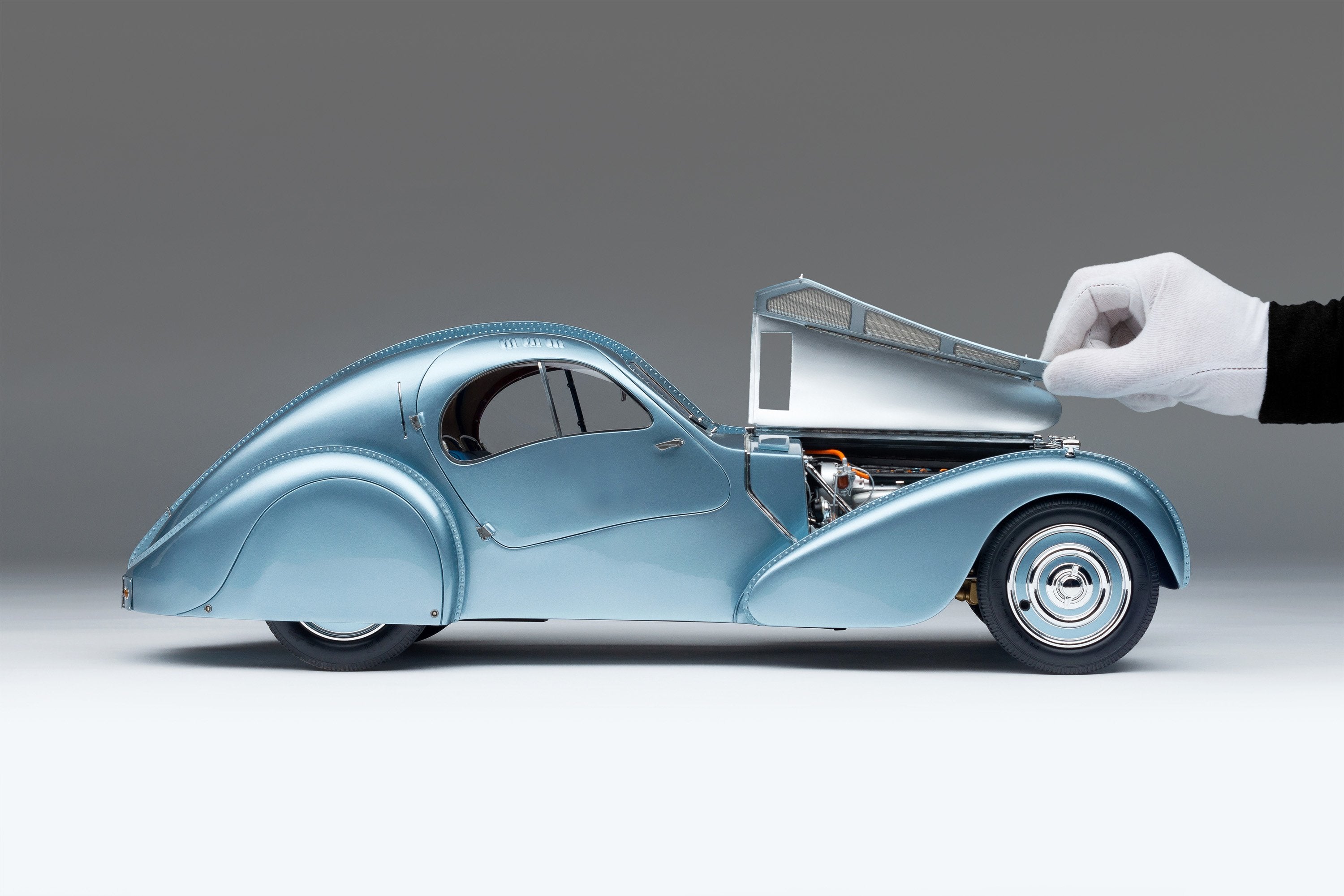 Bugatti 57SC Atlantic (1938) The Lord Rothschild – Amalgam Collection