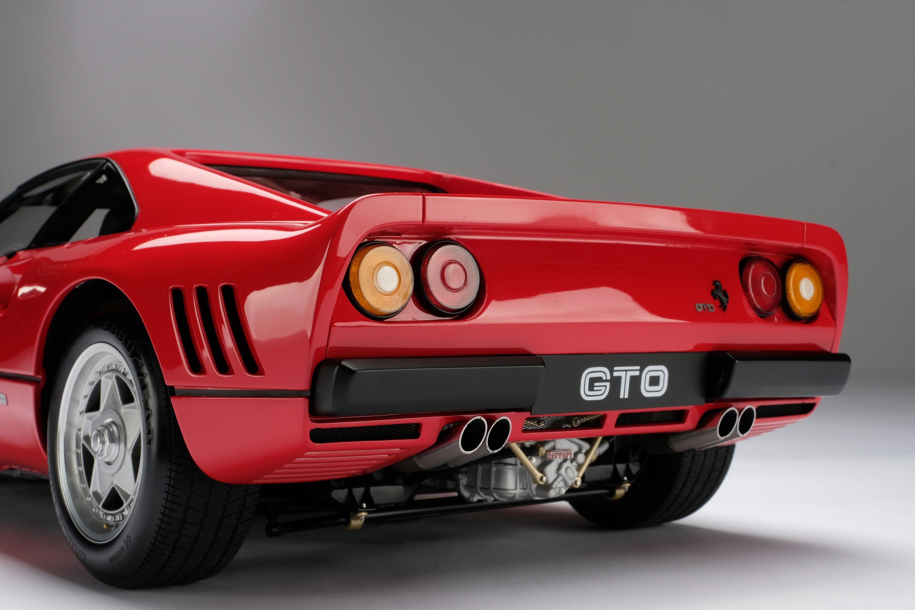 EIDOLON アイドロン(メイクアップ)1/43 FERRARI 288 GTO 1984 Red 