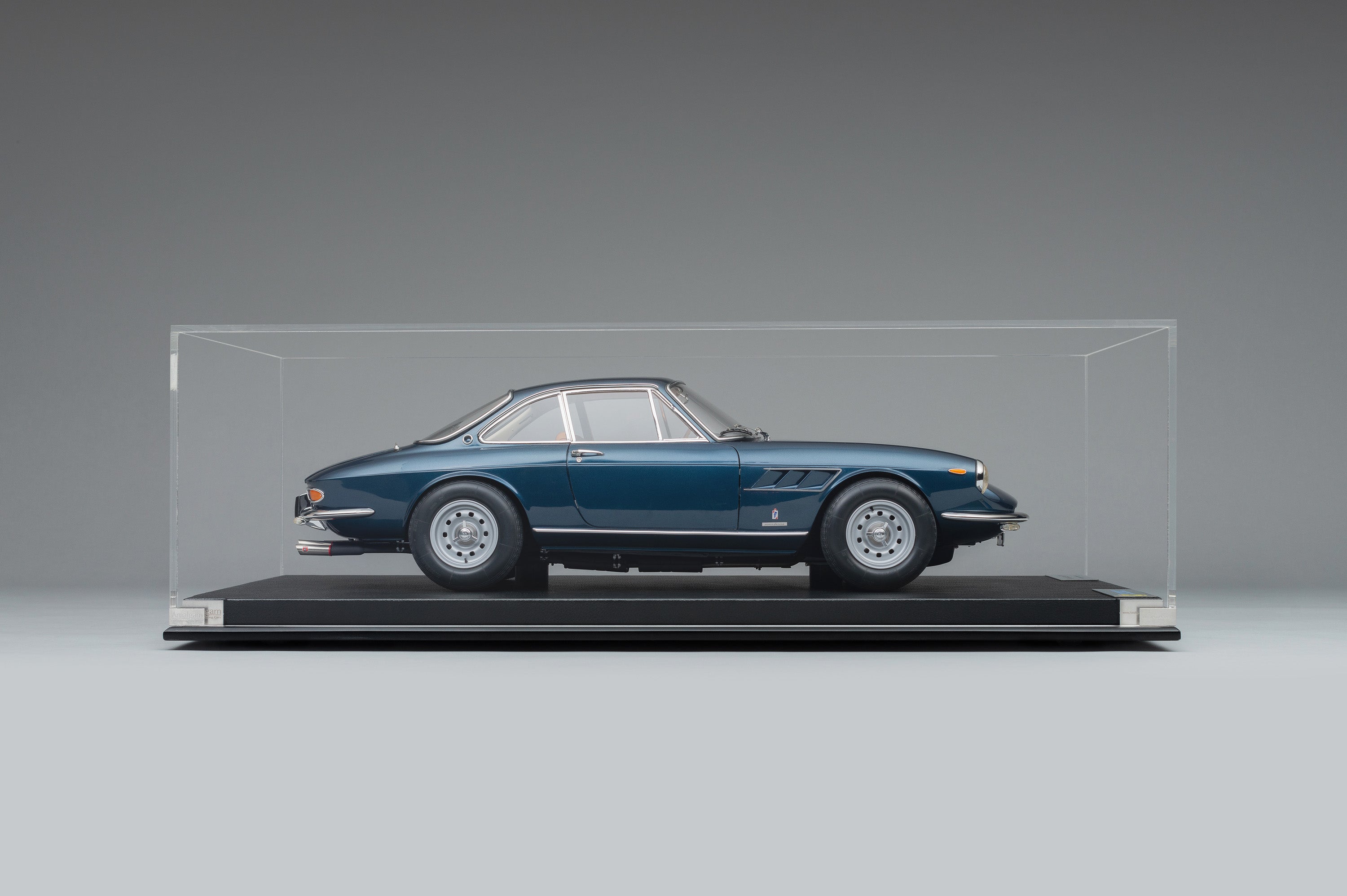 Ferrari 330 GTC (1966) – Amalgam Collection