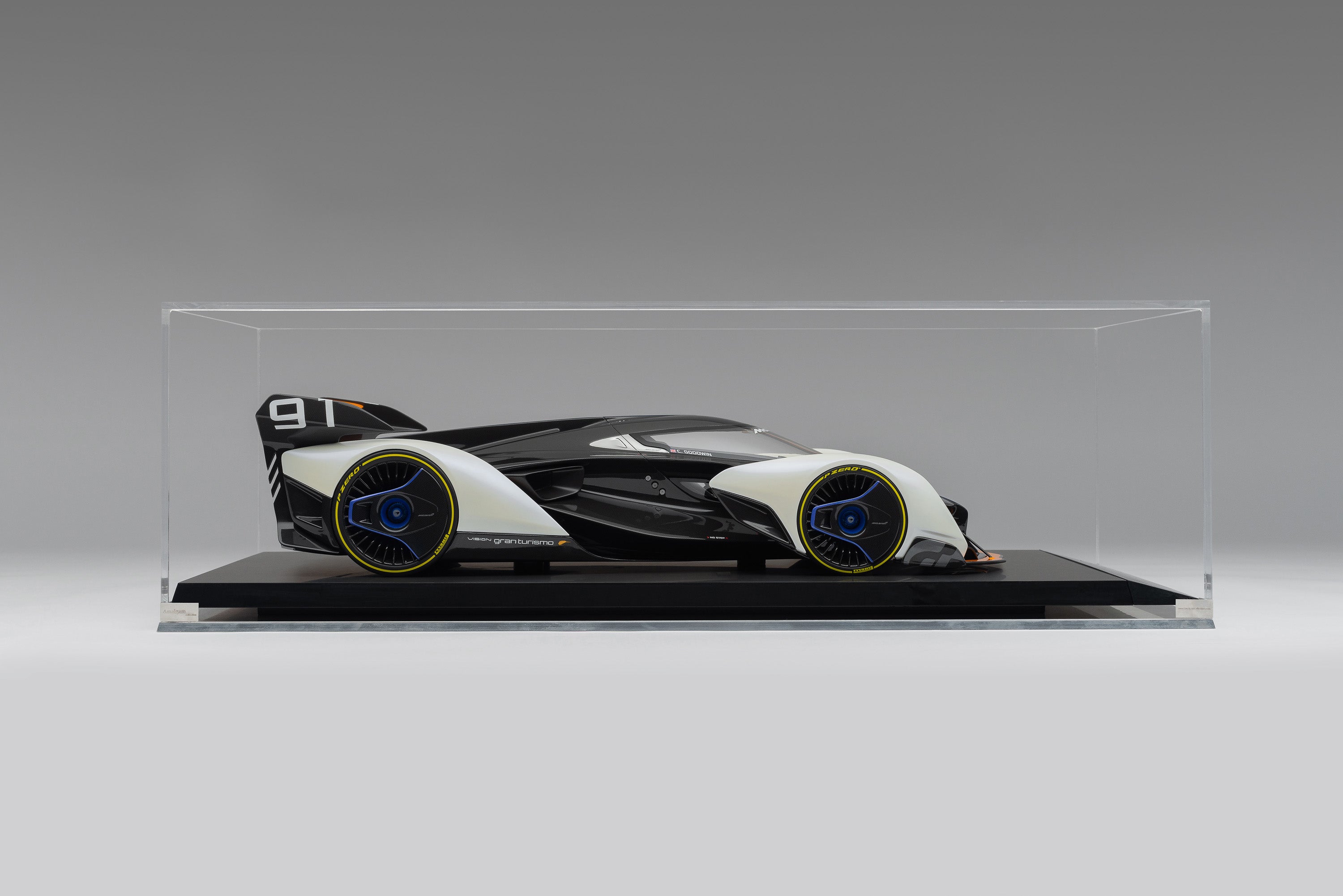 McLaren Ultimate Vision Gran Turismo - Signed Edition – Amalgam Collection